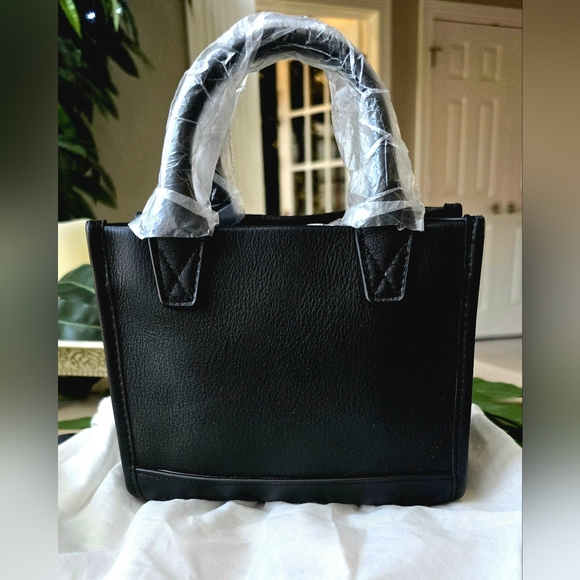 Leatherology Handbags - 🎄Leatherology Kress Black Micro Tote Crossbody NWT and Dustbag